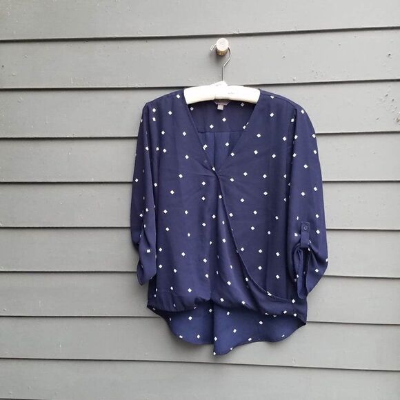 MIX by 41 Hawthorne Navy White Faux Wrap High Low Blouse Size Medium - Picture 10 of 12